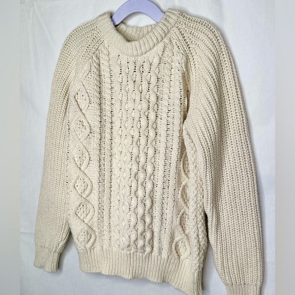 GAP Other - GAP Kids Girls Boys Cable Knit Crew Sweater Ivory Cream Holiday SIZE MEDIUM 8-9